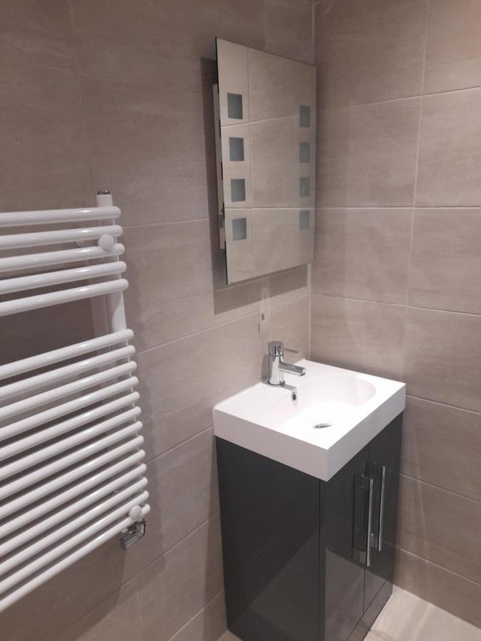Lovely Home With Full En-Suite Double Bed Rooms Reading Eksteriør billede