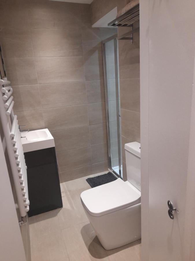 Lovely Home With Full En-Suite Double Bed Rooms Reading Eksteriør billede