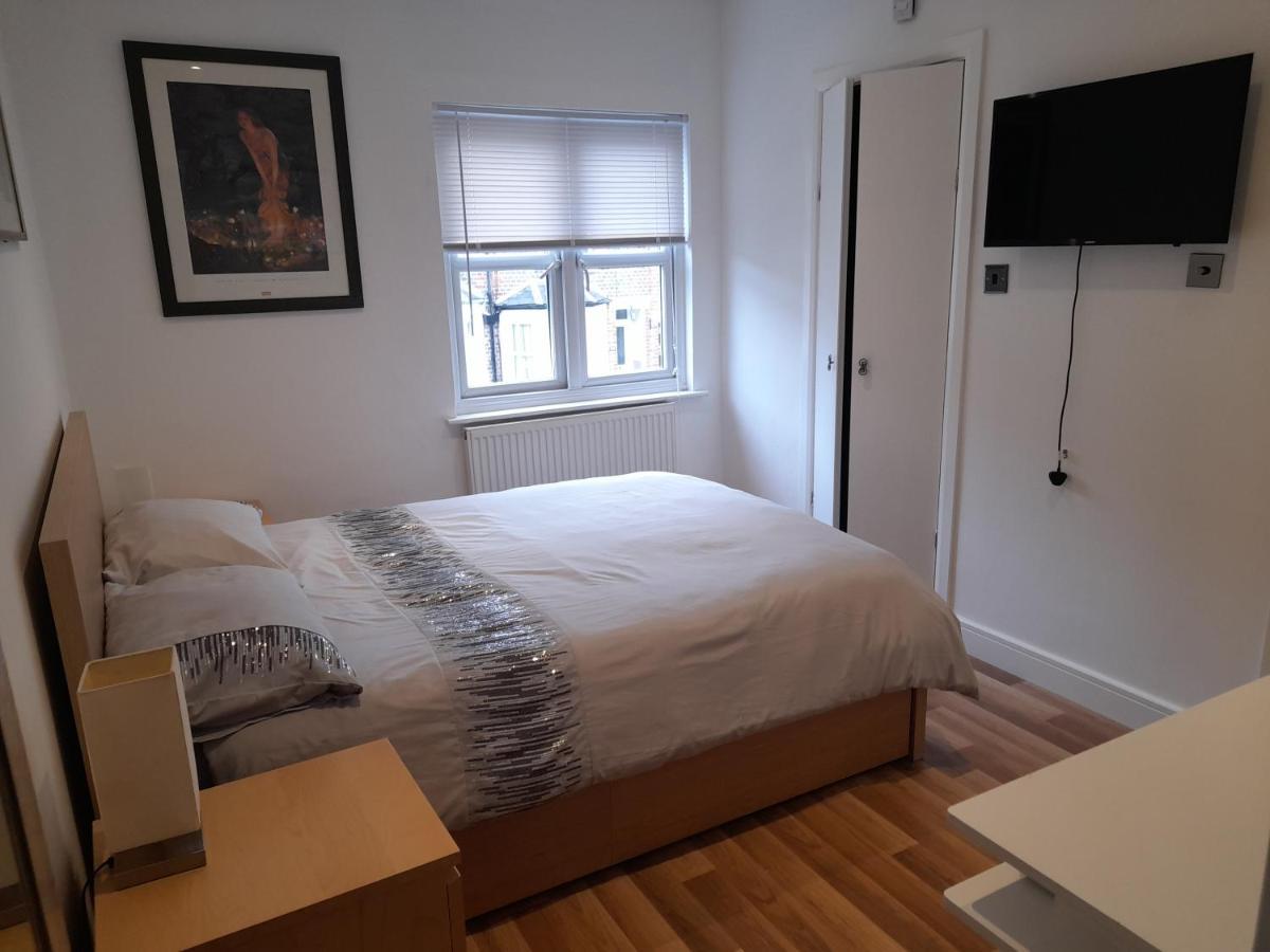 Lovely Home With Full En-Suite Double Bed Rooms Reading Eksteriør billede