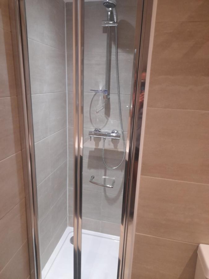 Lovely Home With Full En-Suite Double Bed Rooms Reading Eksteriør billede