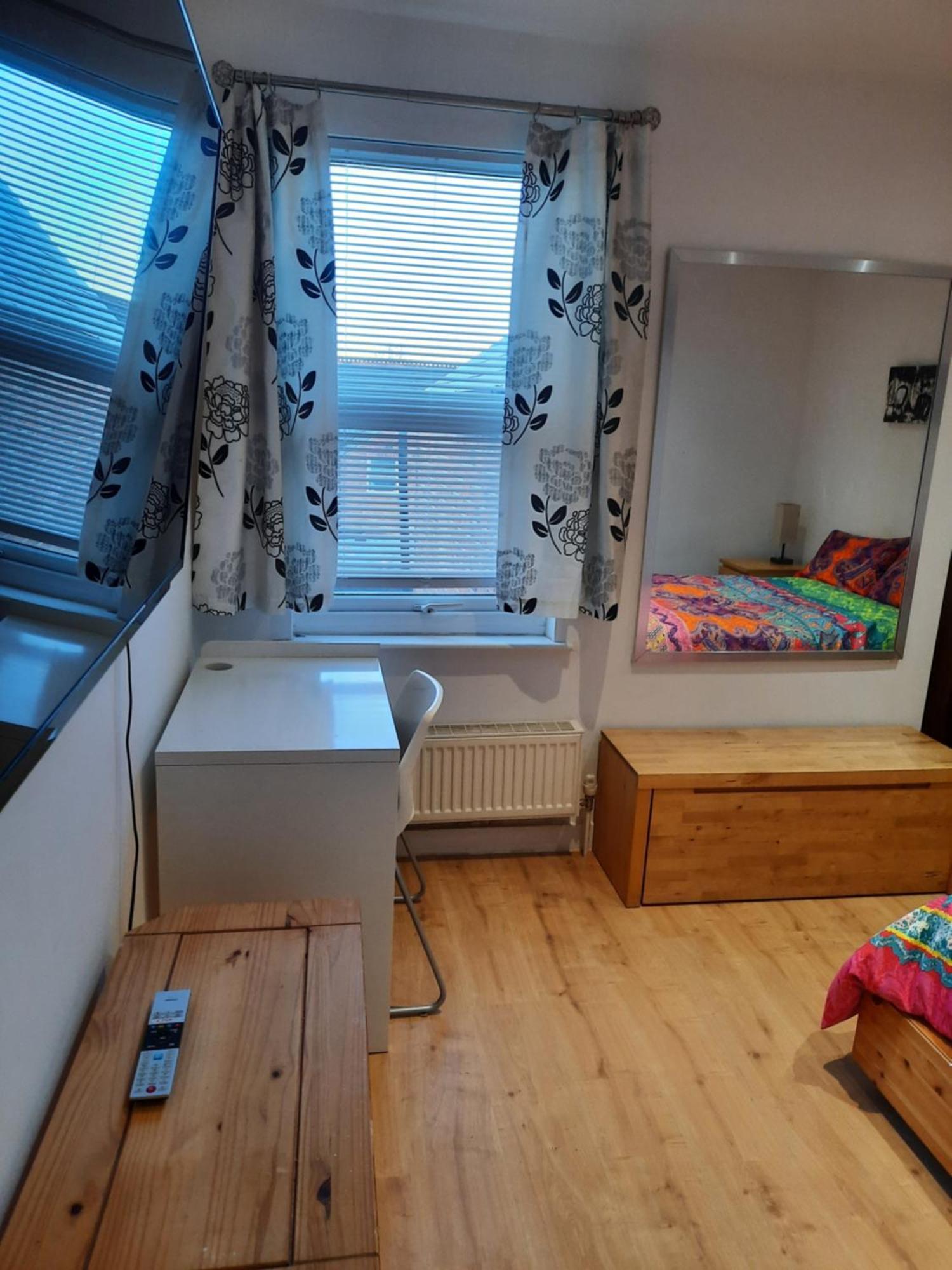 Lovely Home With Full En-Suite Double Bed Rooms Reading Eksteriør billede